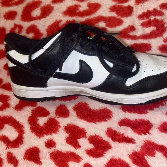 Nike Panda Dunk Black and White Low-Top Sneakers Size 5.5 Women’s - Picture 3 of 6